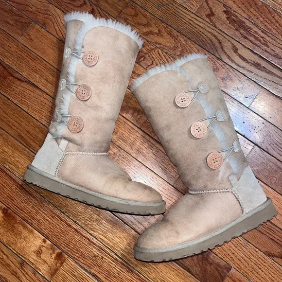 Women’s UGG Bailey Button 3 in Chestnut 7 - Picture 15 of 15